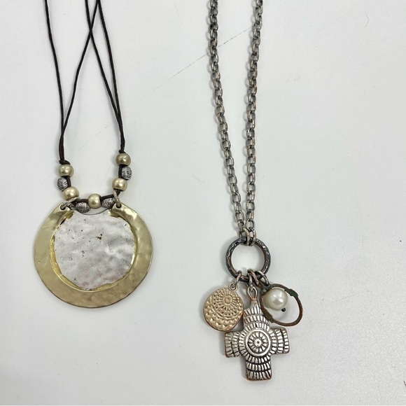 CHICOS NECKLACE BUNDLE 1 regular 16” hammered metal necklace and 1 long chain - Picture 2 of 6